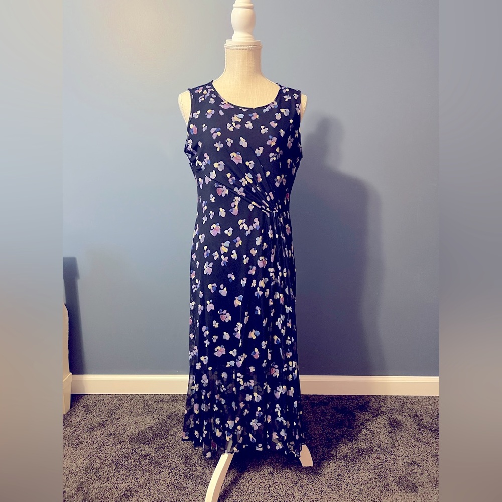 DKNY Classic Navy Blue Dress adorn with lavenders.  Women’s size 8.